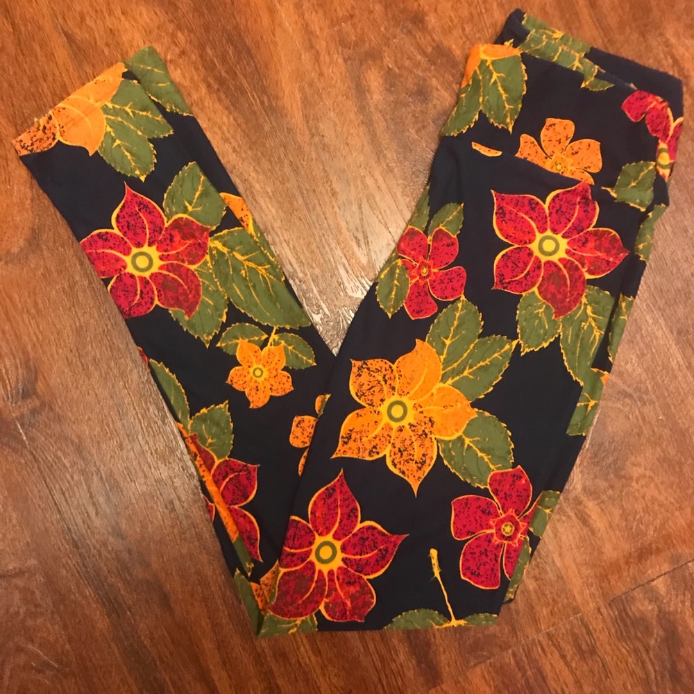 LuLaRoe One Size Floral Leggings NWT!!